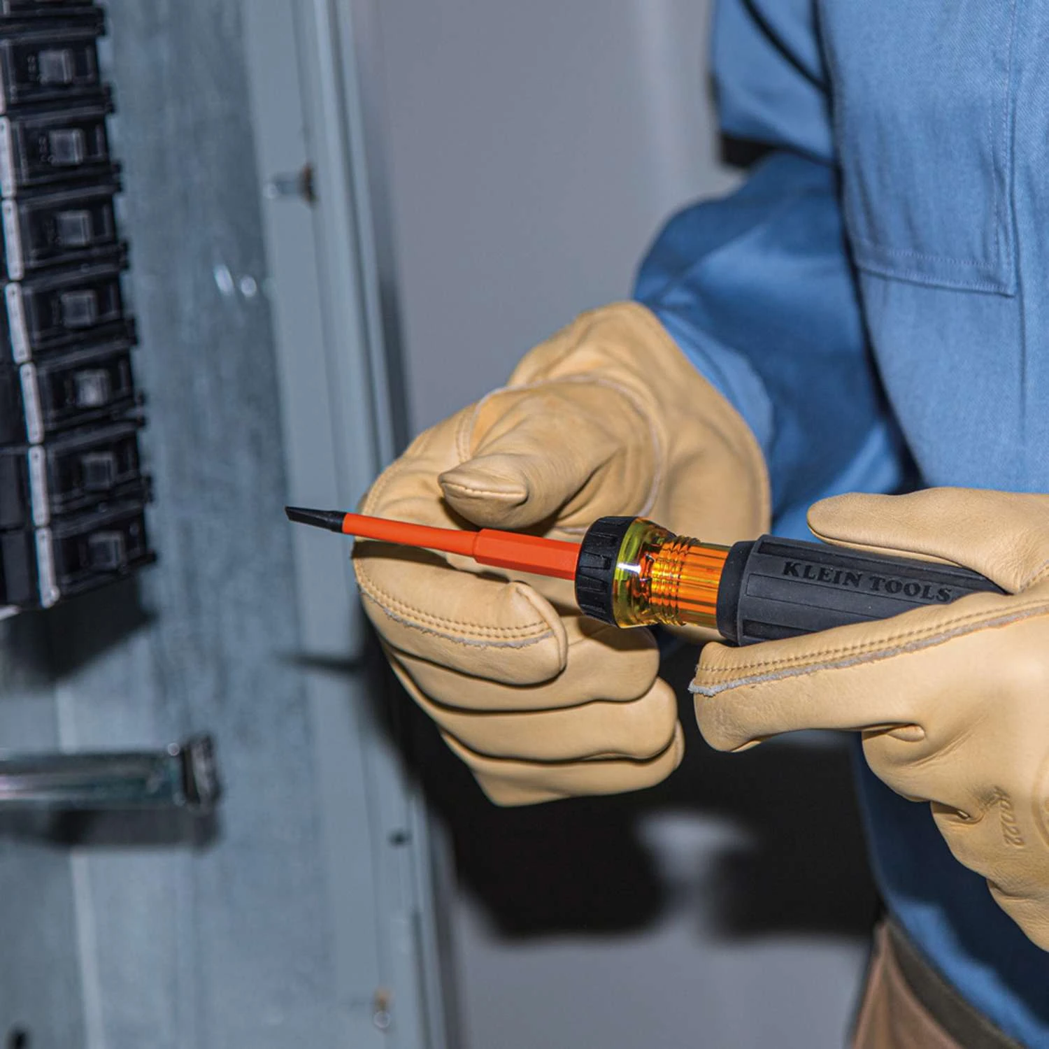 Klein Tools Phillips Bits: #2; Slotted Bits: 1/4" ; 2-in-1 Insulated Flip-Blade 8.2 In. 2 Pc 5 Klein Tools Phillips Bits: #2; Slotted Bits: 1/4" ; 2-in-1 Insulated Flip-Blade 8.2 In. 2 Pc - Image 3